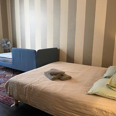Outstanding 2 Bedrooms With A Terrific Eiffel Tower View パリ エクステリア 写真