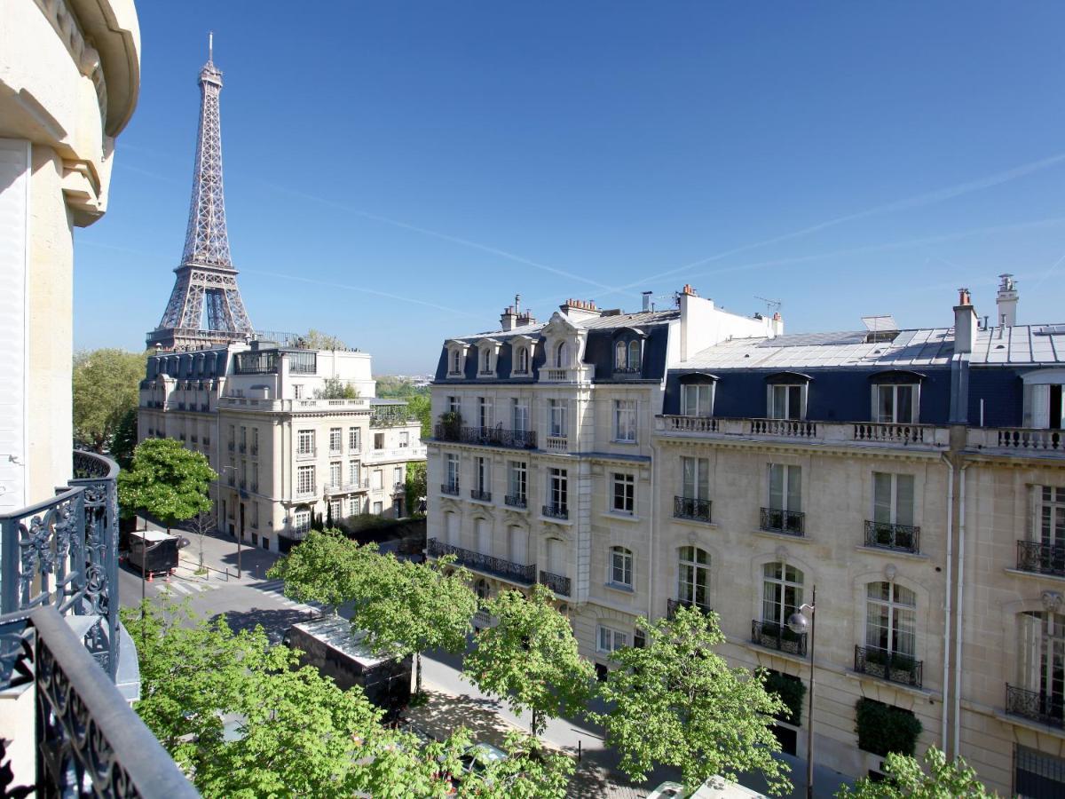 Outstanding 2 Bedrooms With A Terrific Eiffel Tower View パリ エクステリア 写真