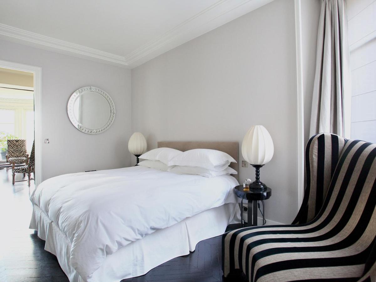Outstanding 2 Bedrooms With A Terrific Eiffel Tower View パリ エクステリア 写真