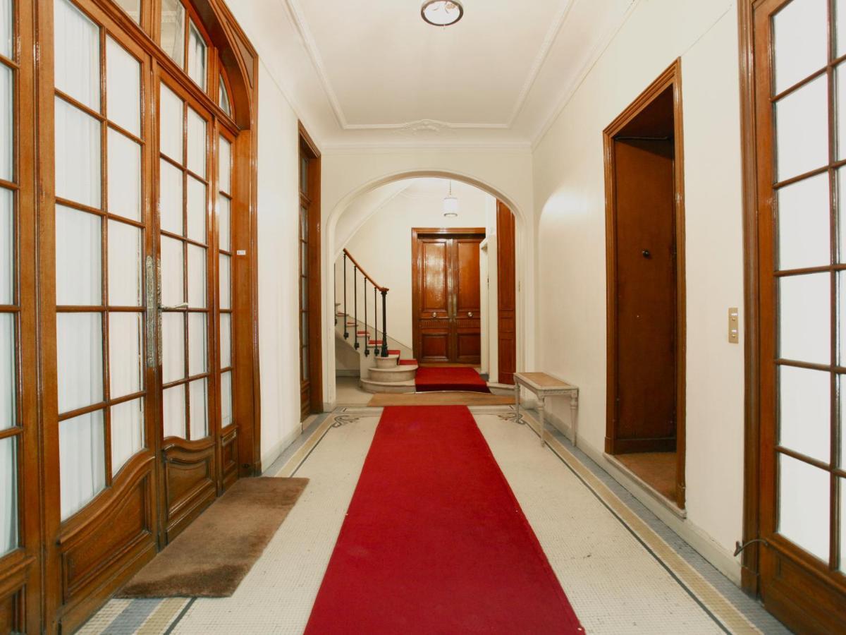 Outstanding 2 Bedrooms With A Terrific Eiffel Tower View パリ エクステリア 写真