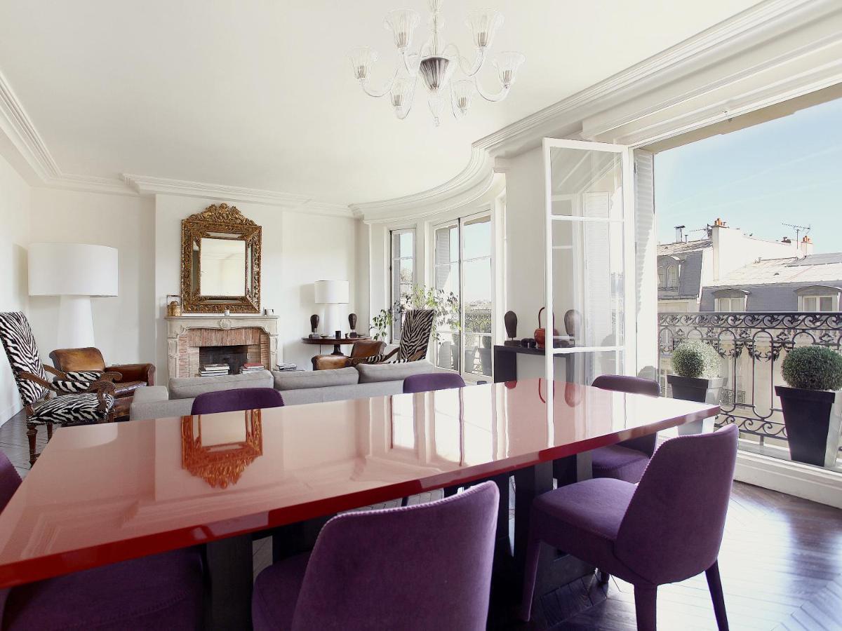 Outstanding 2 Bedrooms With A Terrific Eiffel Tower View パリ エクステリア 写真