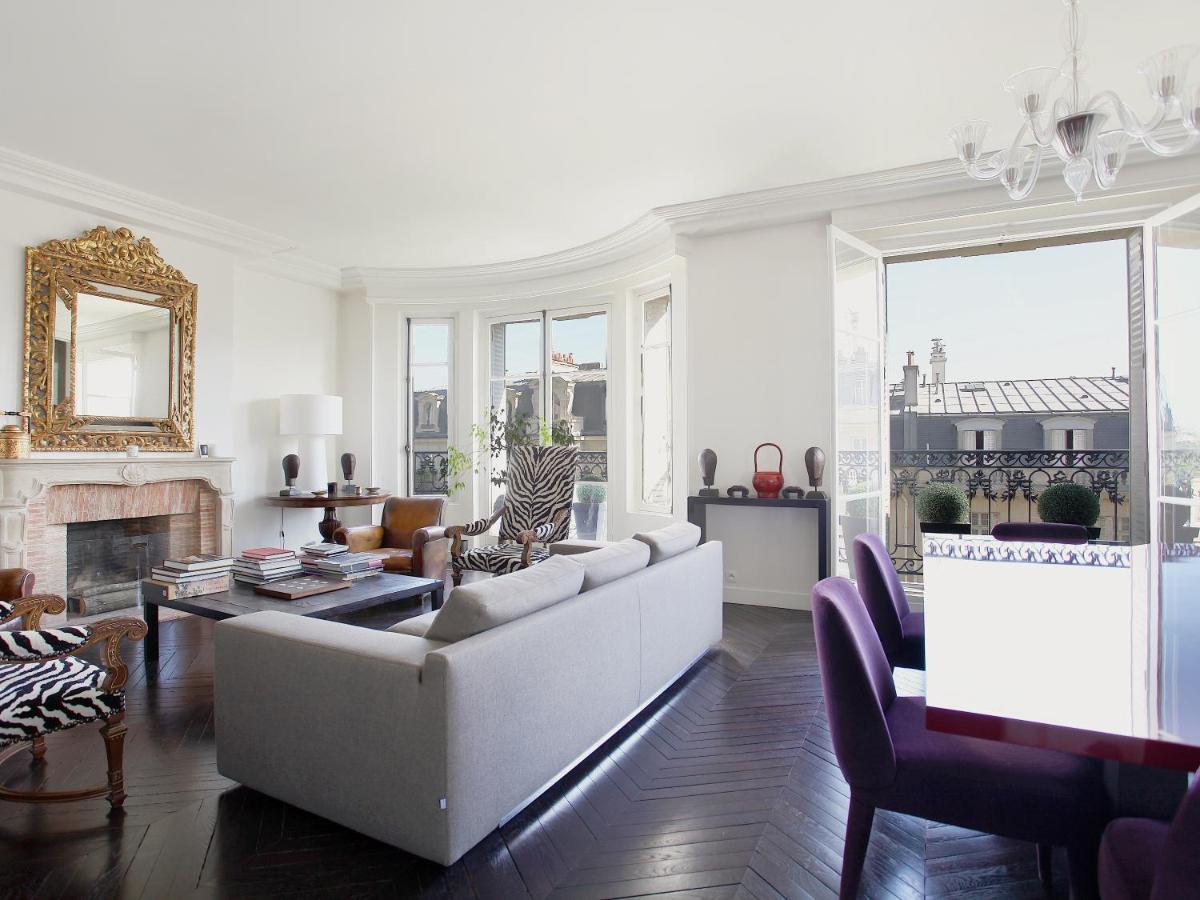 Outstanding 2 Bedrooms With A Terrific Eiffel Tower View パリ エクステリア 写真