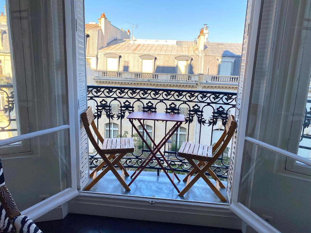 Outstanding 2 Bedrooms With A Terrific Eiffel Tower View パリ エクステリア 写真